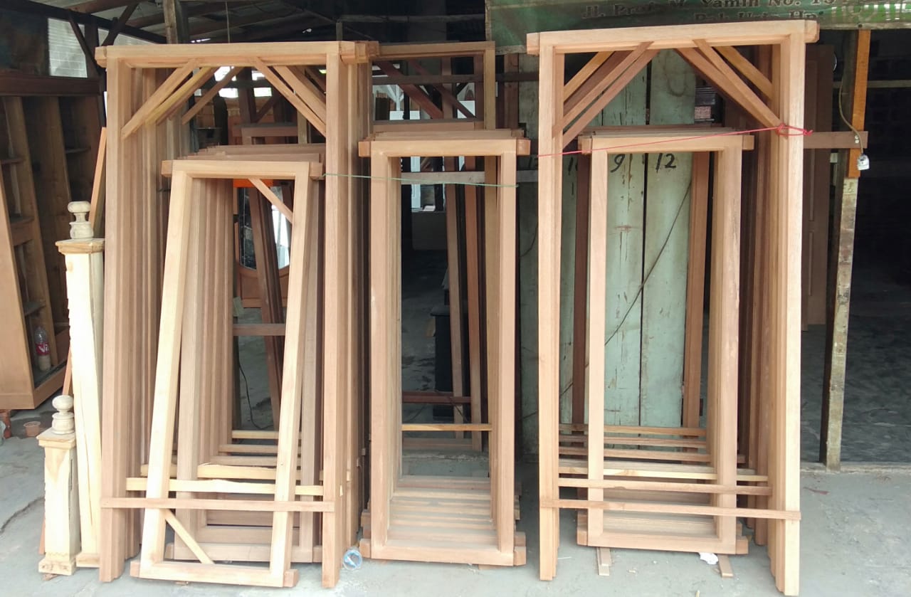 kusen kayu pintu minimalis jendela raja bekasi terpopuler mahoni